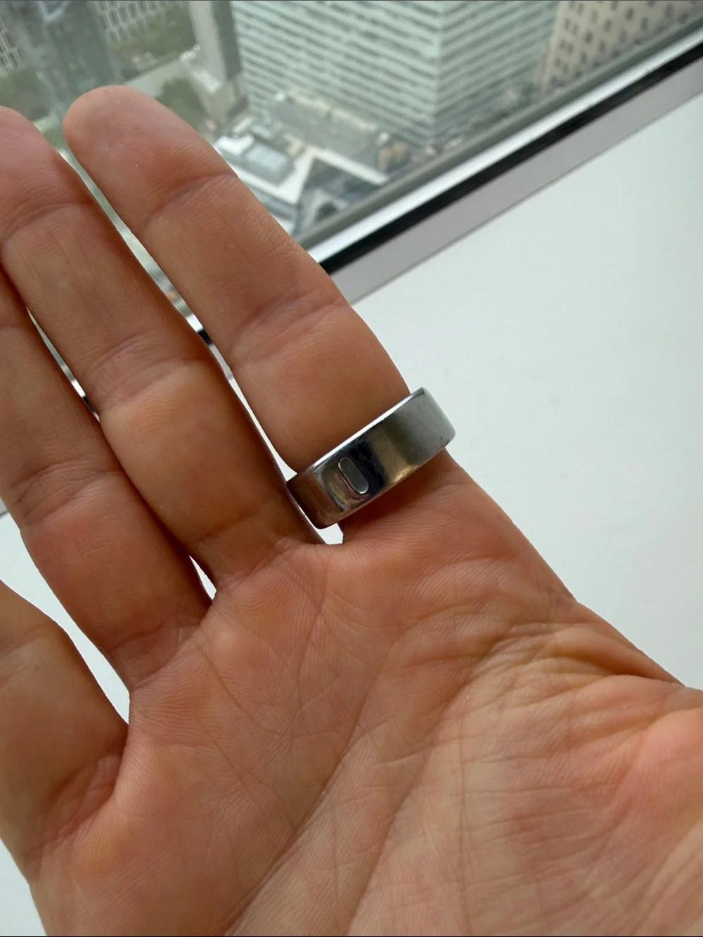 Oura Ring 4 — Polished Silver Smart Ring